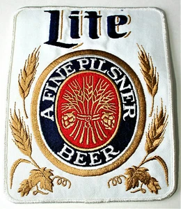 Parche posterior de chaqueta vintage Lite A fino distribuidor de cerveza Pilsner década 1970 nuevo de lote antiguo - Imagen 1 de 3