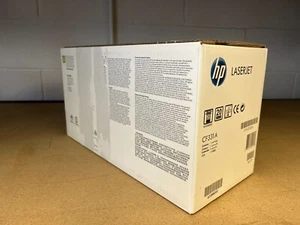 Genuine HP CF331A Cyan Toner M651 Factory Sealed-imperfect boxes - Picture 1 of 3