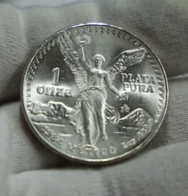 1984 Mexican Libertad Onza 1 oz Silver Uncirculated Coin - Image 1 of 2