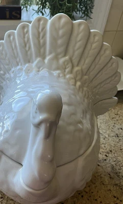 Williams Sonoma turkey soup tureen white Thanksgiving photo shoot sample - Image 1 of 4