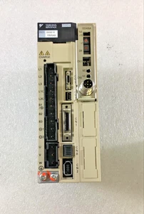 ✅ YASKAWA SERVOPACK SGDV-R90AE1A Y895AB APM 0190-51712 REV 03 SERVOAZIONAMENTO - Foto 1 di 5