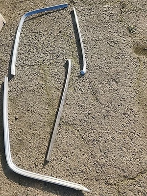 1969 1970 雪佛兰 IMPALA 定制和盖式后窗模塑装饰 — 第 1/4 张图片