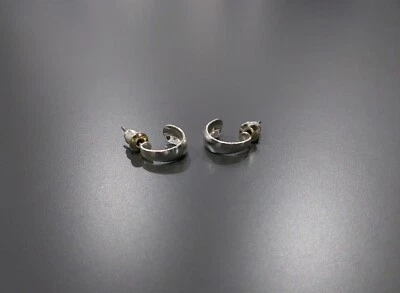 Ohrringe Halbcreolen, silberfarbig glänzend, stilvoll elegant zeitlos - Bild 1 von 4