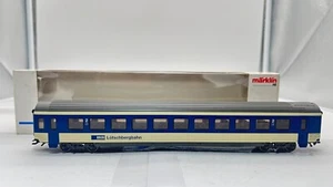 Märklin H0 4219 carrozza treno rapido 2. Classe della ferrovia BLS Lötschberg... - Foto 1 di 13