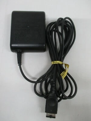 DS -- AC Adapter NTR-002 for DS, GBA SP -- Nintendo DS, JAPAN Nintendo. 2946 - Image 1 of 3