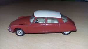 CITROEN  DS 19 DINKY TOYS made in France réf 530 