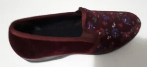 New Women's Naturalizer GEM N167 burgundy slipper 11D - Picture 1 of 3