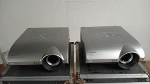 IN STOCK 2 videoproiettorI SHARP XG-PH70X 5200 ANSILUMEN 16:9 E 4.3 - Foto 1 di 7