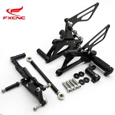 Reposapiés CNC para TRIUMPH DAYTONA 675 Street Triple 675 2006-2012 Foto 1 de 4