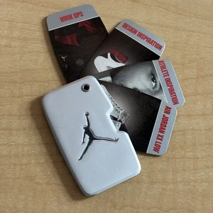 Nike Air Jordan XX Low Promo Tag Booklet Metall Schlüsselanhänger Jumpman Promo Sammlerstück - Bild 1 von 3