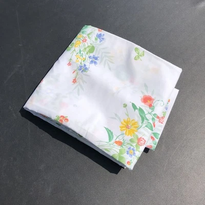 Sábana plana Springmaid Twin blanca floral polialgodón flores de primavera Foto 1 de 4