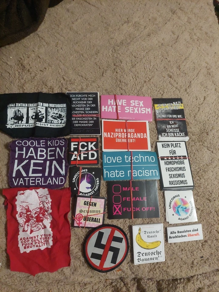 Antifa Sticker, Sticker, Ca. 250 Aufkleber, Sammlung Und Aufnäher - Bild 1 von 1
