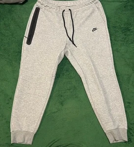 Nike Tech Fleece Herren Grau Tapered Jogginghose Jogger Größe 2XL XXL Essential - Bild 1 von 7