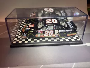 1/43 2002 Winners Circle Tony Stewart Home Depot Peanuts Halloween W/Display - Picture 1 of 15