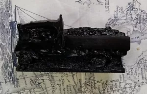Figura de escultura de carbón hecha a mano de 5" camión minero de carbón Kingmaker Gales Reino Unido de colección - Imagen 1 de 5