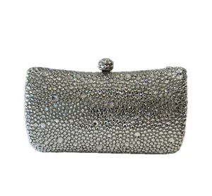 Bolso de mano de fiesta adornado con cristales plateados - Imagen 1 de 4