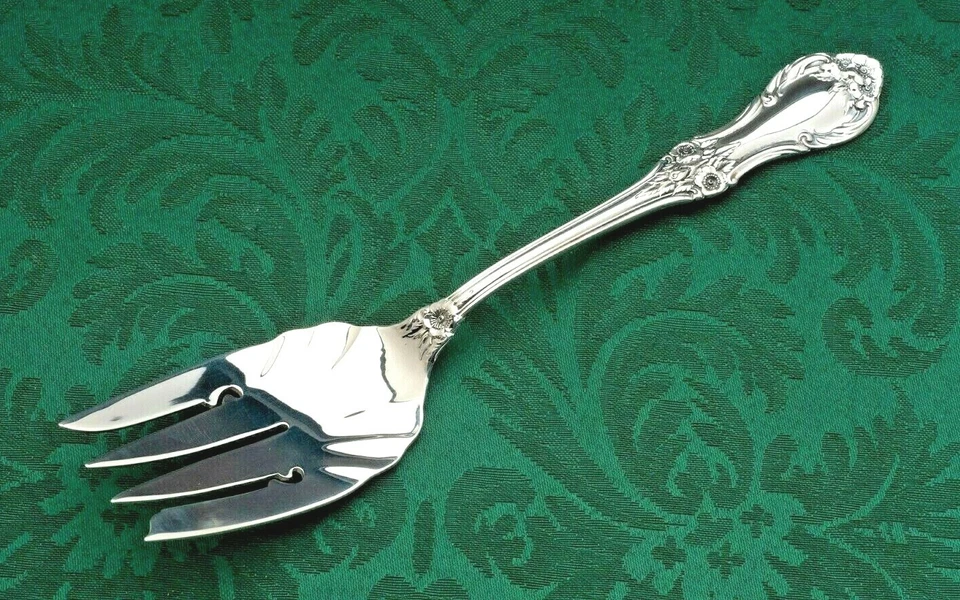 Tenedor para servir carne de lujo Wild Rose de International de plata esterlina 7,75" Foto 1 de 1