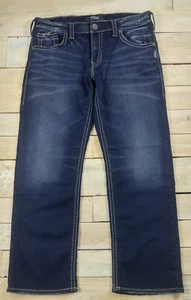 New SILVER Zac Straight Relaxed Distressed Dark Wash Blue Jeans Size 34x29 - Picture 1 of 10