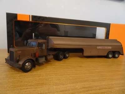 Camión cisterna de combustible Peterbilt 281 modelo TTR038.22 1:43 IXO DUEL (PELÍCULA DE 1971) Foto 1 de 4