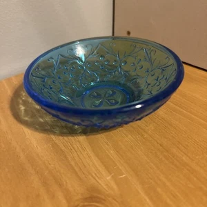 1 Vintage Souvenir Glass Trinket Bowl with Floral Motif from the Queen Mary - Picture 1 of 5