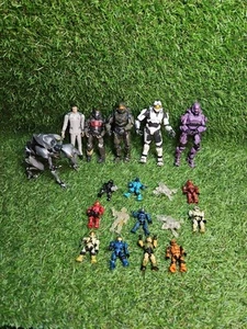 Halo Figures Bundle - Picture 1 of 11