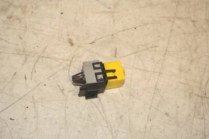 1988 BMW 735 7SERIES E32. YELOW RELAY - Picture 1 of 2