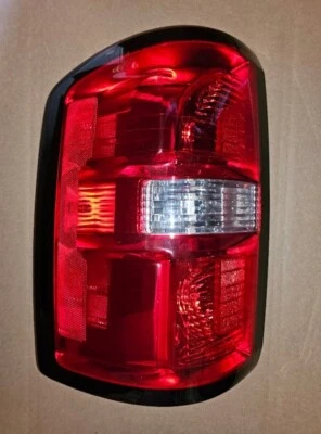 NOVO! Lanterna traseira GM 84288724 fabricante de equipamento original 2016-2019 GMC Sierra 1500 2500 3500 - Imagem 1 de 3