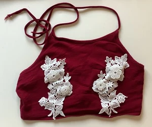 ZAFUL Halterneck Crop Top Burgundy White Lace Flowers Zip Red Wine 70s - Picture 1 of 3