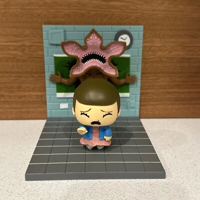 Super Emo Friends - Stranger Things - Eleven vs Demogorgon - Caja de botín Foto 1 de 4