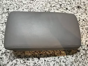 1998-2005 Lexus GS300 GS400 GS430 Grey Front Center Console Armrest Lid Gray - Picture 1 of 6
