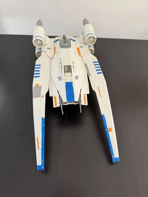 Star Wars Hasbro 2016 Rogue One Rebel U-Wing Fighter & Figurine COMPLETE  - Image 1 of 4