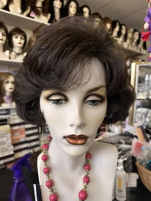 TONY OF BEVERLY 的“JUNE”#4 深棕色波浪鲍勃。 停产! Reg. $199 ❤️ — 第 1/4 张图片