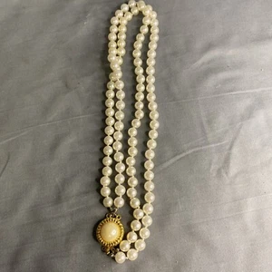 Vintage Carolee Double Strand Faux Pearl Necklace Knotted Cabochon Closure - Picture 1 of 8