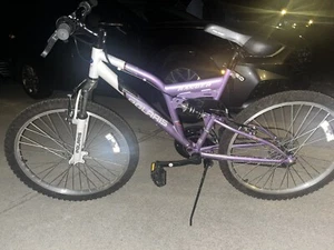 Bike - Picture 1 of 2