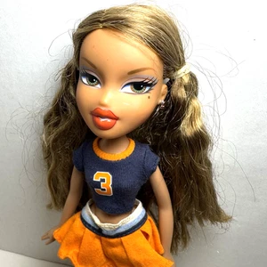 Vintage Bratz Doll - Bratz Play Sportz Slammin' Soccer Yasmine MGA 2005 Release - Picture 1 of 5