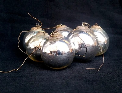 6 Palline Di Natale Originali In Ottone E Vetro Argento Vintage Germania 1940 - Immagine 1 di 4