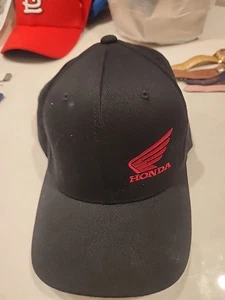 Sombrero Honda Negro Flex Fit Ala Roja Equipado XL-XXL - Imagen 1 de 4