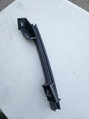 Kia Spectra 2004-2009 ventana trasera derecha pasajero pista 83560-2F000 Foto 1 de 4