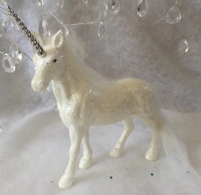 Iridescent Glitter Unicorn Silver Horn Gisela Graham Table Mantel Christmas  - Image 1 of 4