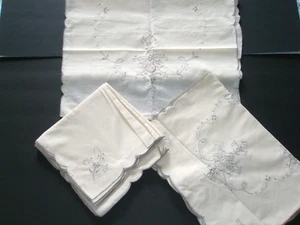 Embroidered Set 8 Napkins 8 Placemats Runner Beige Gray Trim Flowers Floral - Picture 1 of 8