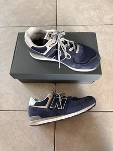 New Balance 574 - GC574EVN Classic Youth Jungen 4,5 Weite Neu mit Etikett - Bild 1 von 7