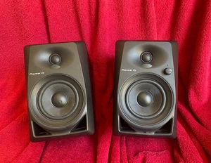 Pioneer DJ DM-40D Speakers - Picture 1 of 2