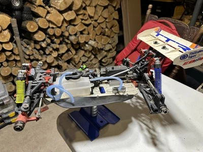 Chasis rodante deslizante Thunder Tiger Eb4 de colección Foto 1 de 4