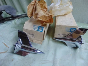 NOS GM 1957 CHEVROLET HOOD ROCKETS 3738985 PAIR - Picture 1 of 5