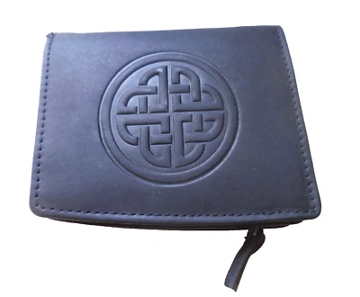 Cartera para mujer Caitlin negra opaca, Lee River, Irlanda Foto 1 de 3