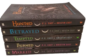 House of Night Book Bundle: Hunted, Betrayed, Tempted, Burned, Marked Cast-Cast - Imagen 1 de 23