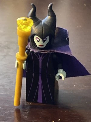 LEGO Maléfica, Disney, Serie 1 (La Bella Durmiente) Foto 1 de 3