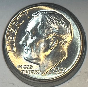 1957  ROOSEVELT DIME  UNCIRCULATED! P303 - Picture 1 of 2