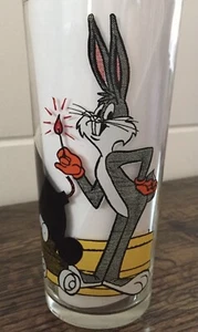 Bugs Bunny Yosamite Sam  Orange Gloves Cannon Looney Tunes Pepsi Glass-EXCELLENT - Picture 1 of 4