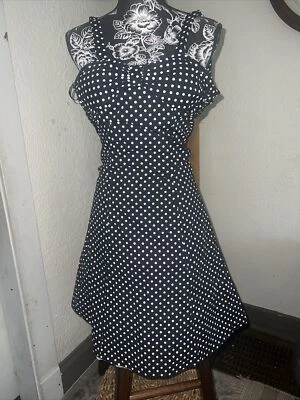 NUEVO CON ETIQUETAS VESTIDO BLANCO NEGRO LUNARES TALLA XS/S Ajuste Acampanado Pin Up Foto 1 de 4